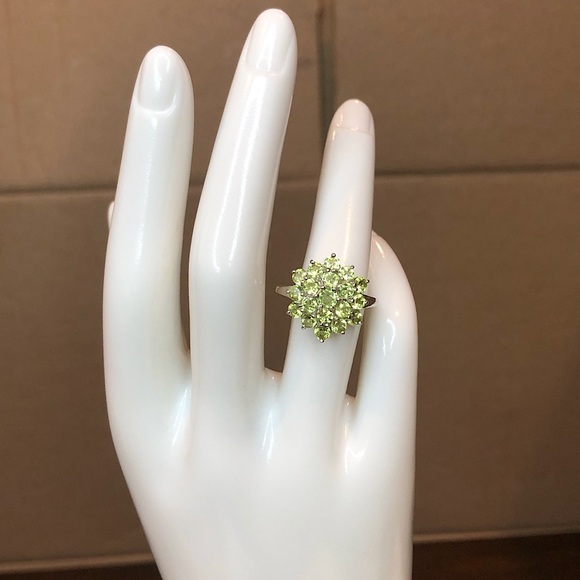 Peridot Cluster Ring Sterling Silver Single Band Ring Sz 6-3/4 - Picture 17 of 17